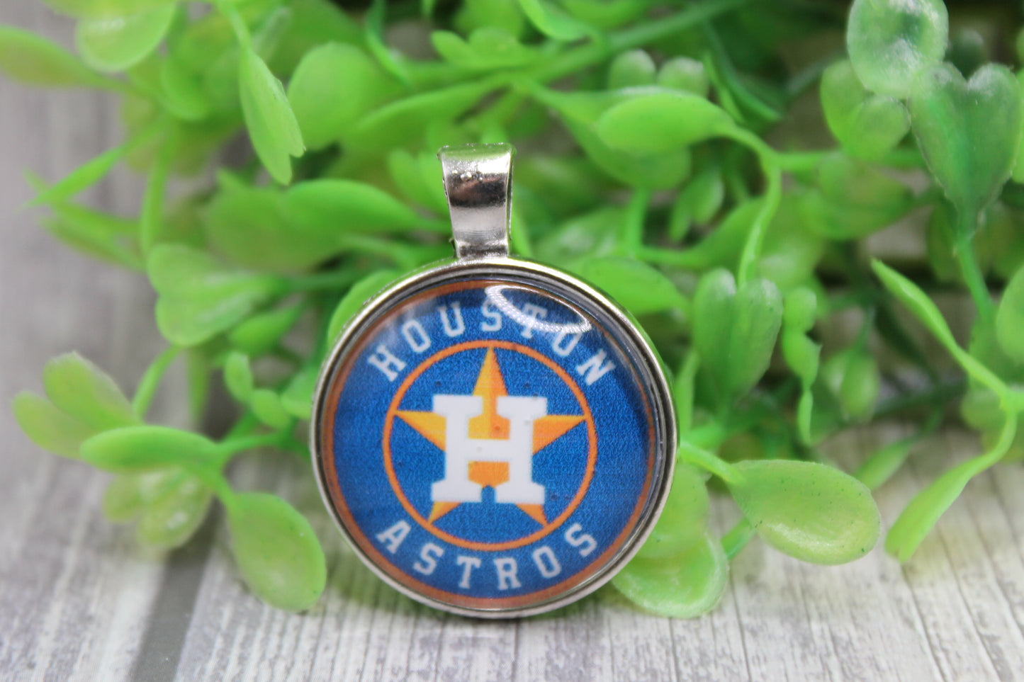 Astros • 25mm Pendant