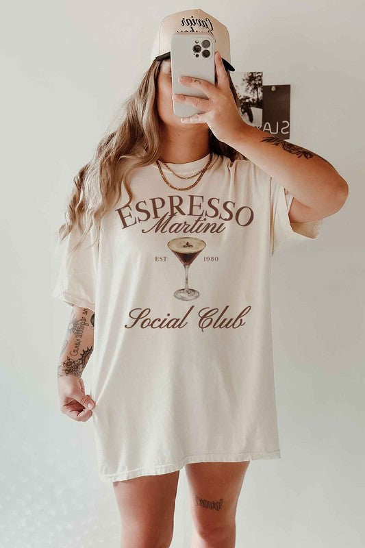 ESPRESSO MARTINI SOCIAL CLUB OVERSIZED GRAPHIC TEE