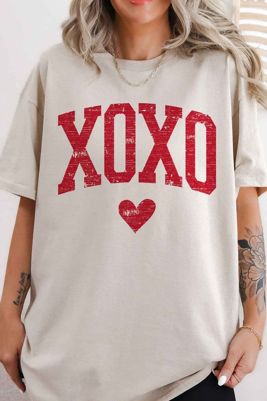 XOXO LOVE HEART VALENTINES GRAPHIC TEE