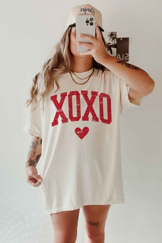 XOXO LOVE HEART VALENTINES OVERSIZED GRAPHIC TEE