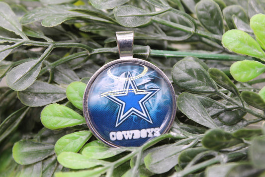 Cowboys  Football || 25mm Pendant - Silver