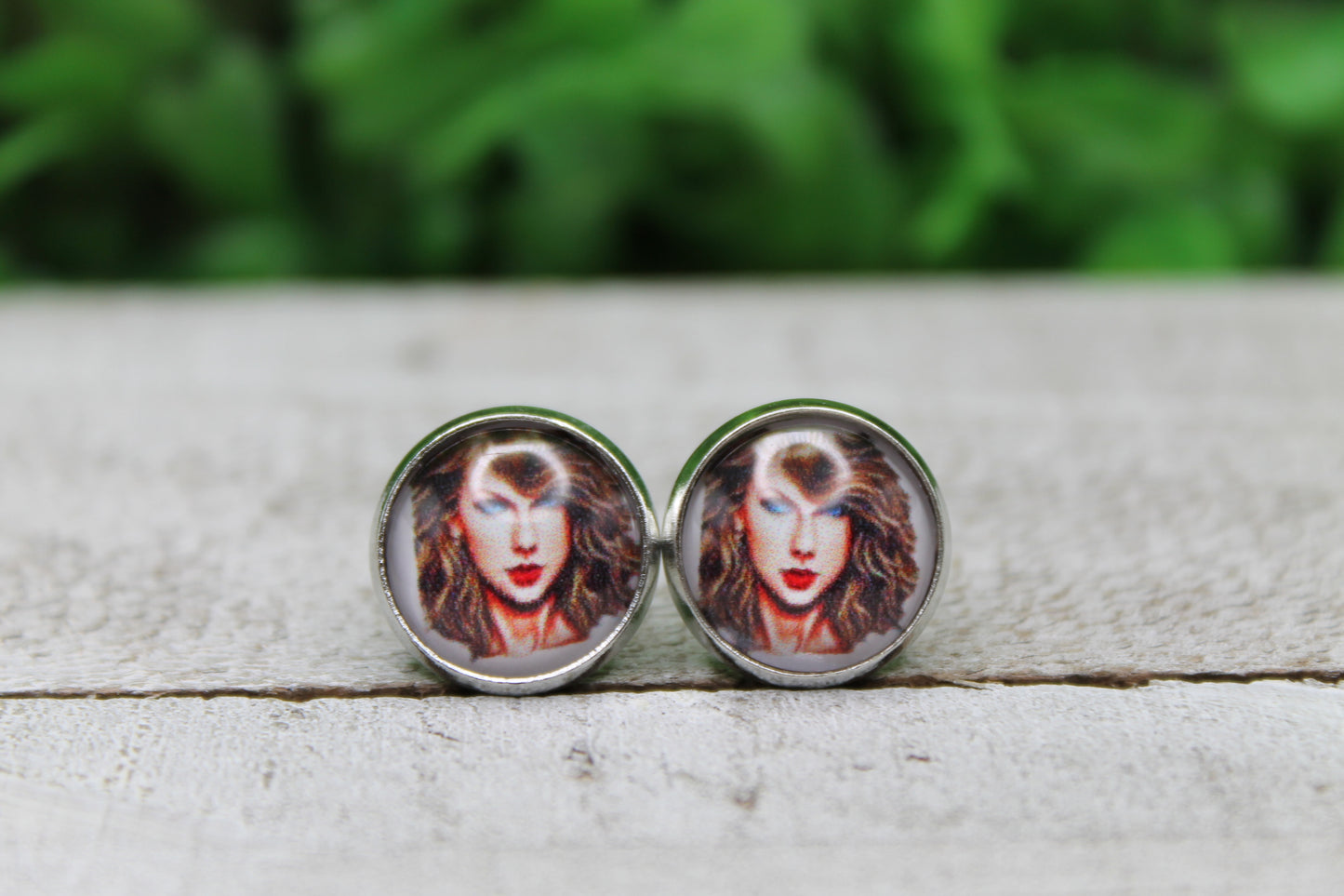 Beautiful Taylor 12mm Glass Stud Earrings || Hypoallergenic