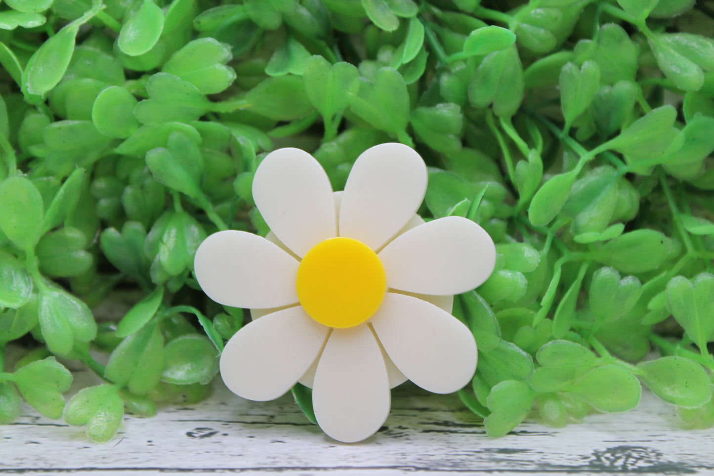 White Daisy 3D Badge Reel