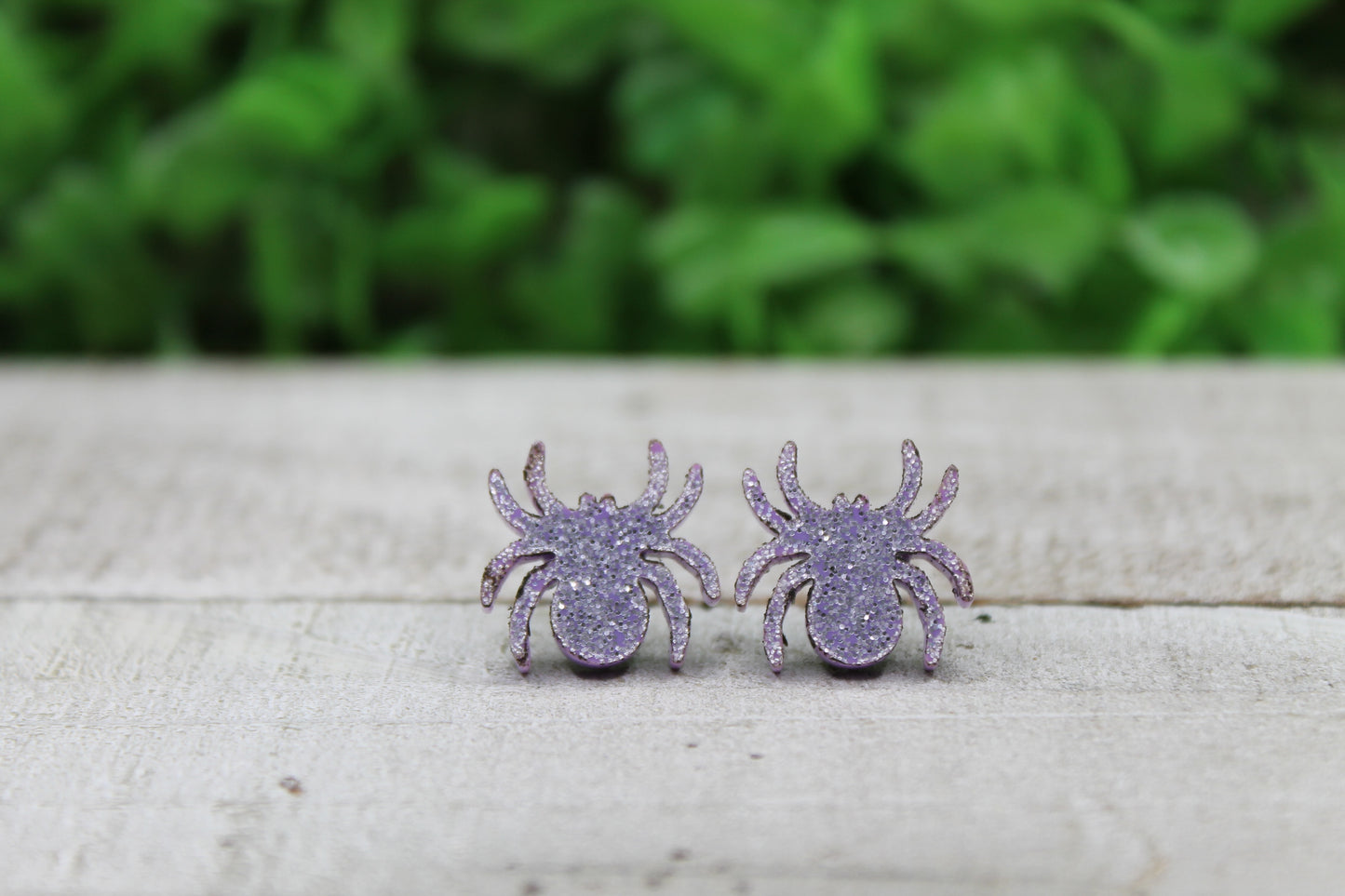 Lt Purple Glitter Spider • Stud Earrings