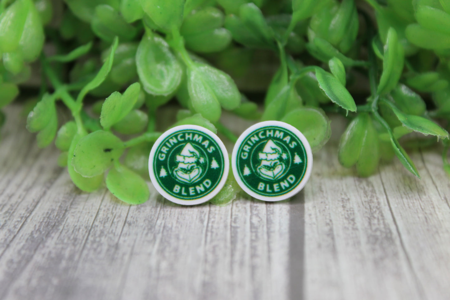 Grinchmas Blend Dark Circle • Stud Earrings