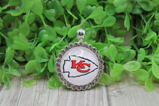 KC Chiefs White Arrow Rhinestones • 25mm Pendant