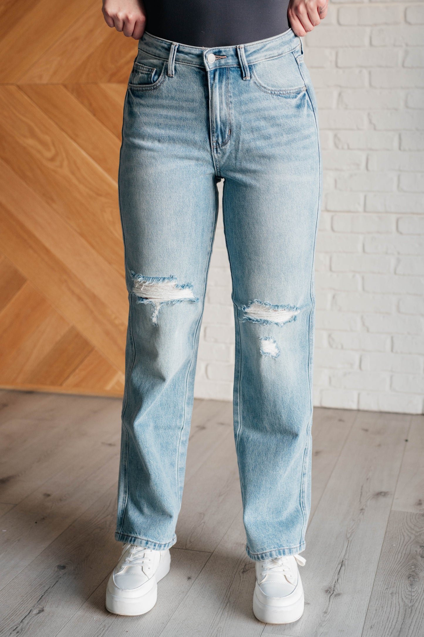 Patricia High Rise Rigid Magic 90's Straight Jeans {Ships in 3-5 Business Days}