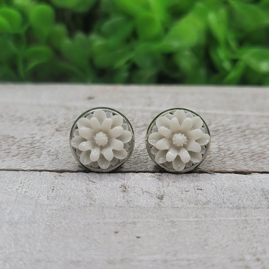 Ivory Dahlias Earrings