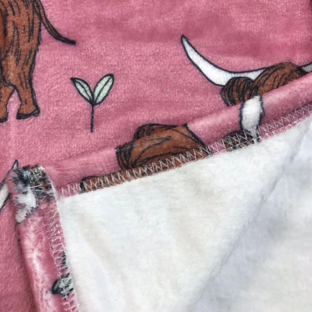 Highland Cows on Pink Youth Fleece Blanket ☆ 40x30 inches ☆ PREORDER