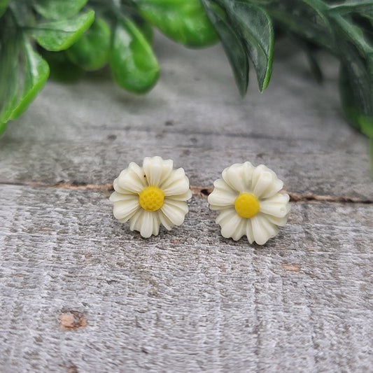 White Daisys *Mini* Stud Earrings