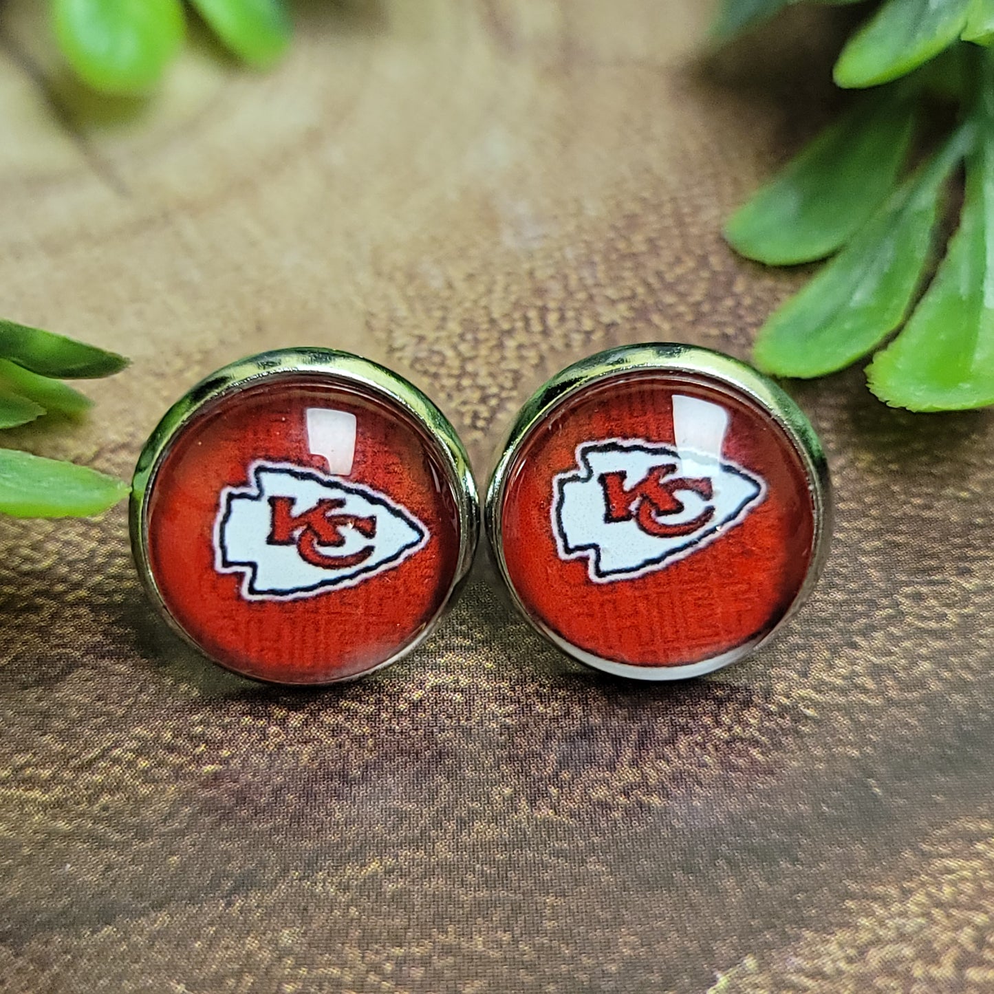 Chiefs Arrow on Red Glass Stud Earrings