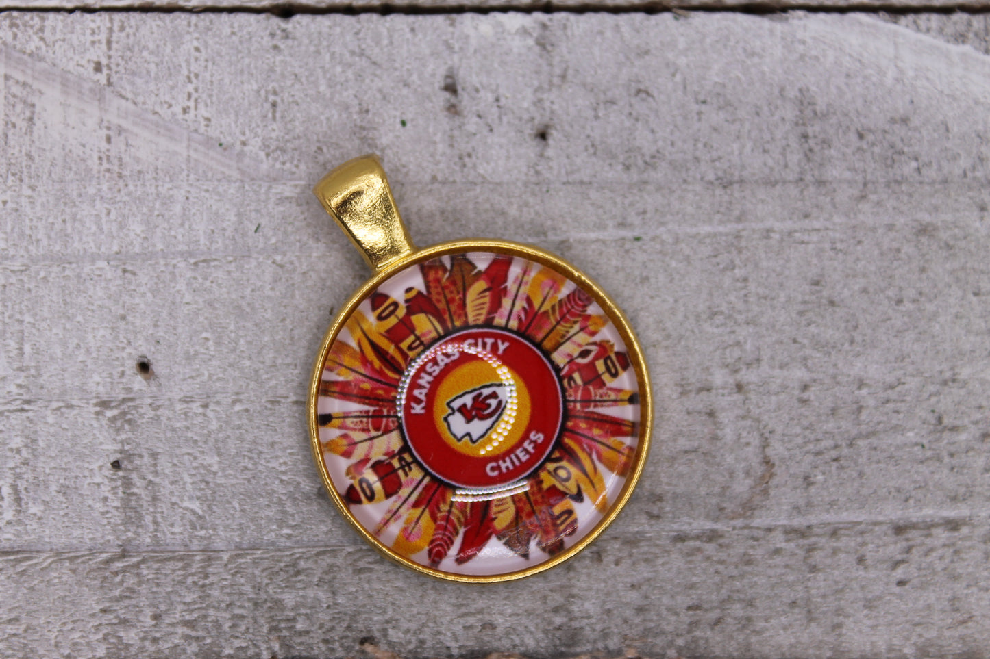 KC Chiefs Football Feathers || 25mm Pendant - Gold