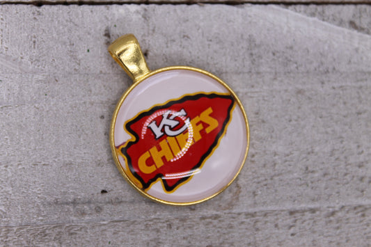 KC Chiefs Football Red || 25mm Pendant - Gold